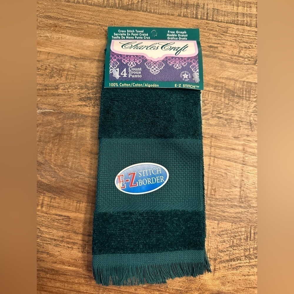 Charles Craft 100% Cotton Fingertip Towel E-Z Cross Stitch border Hunter Green